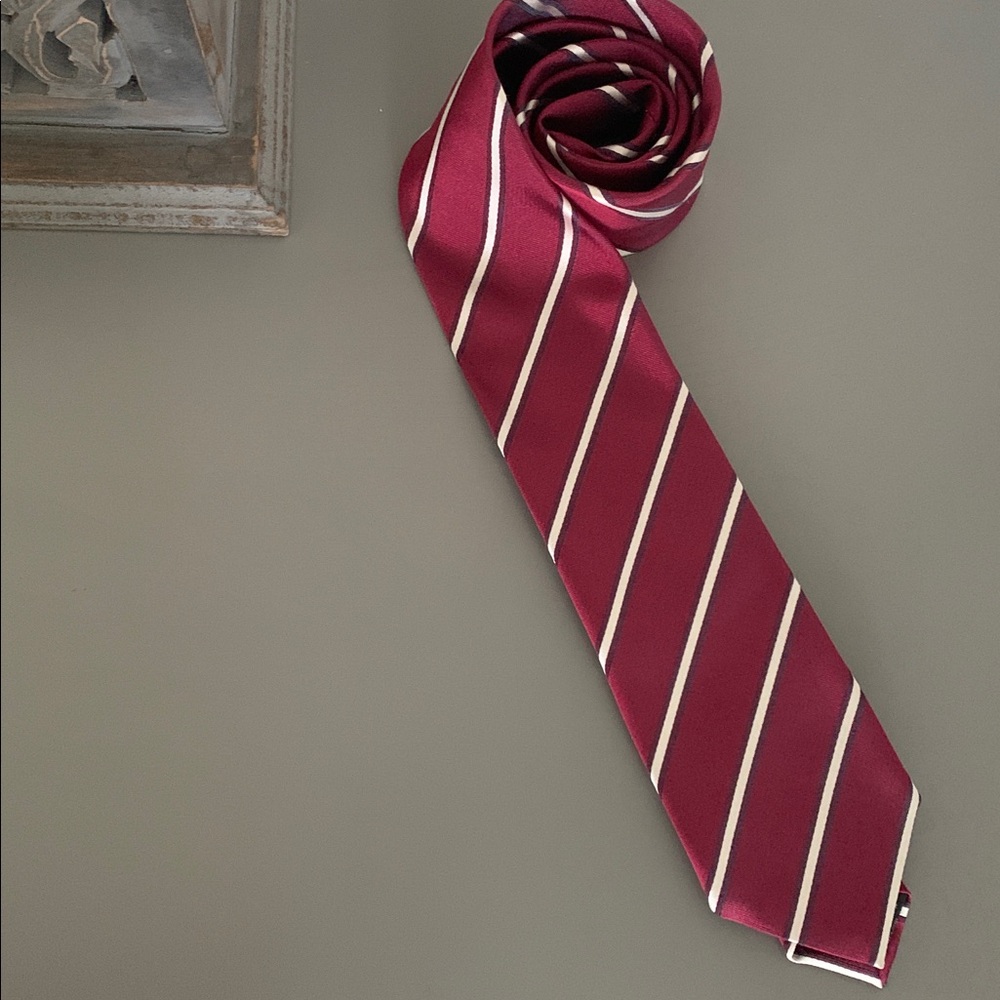🎁Hugo Boss Red Silk Men’s Tie with Classic Stripes